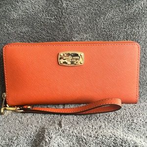 Micheal Kors continental wallet